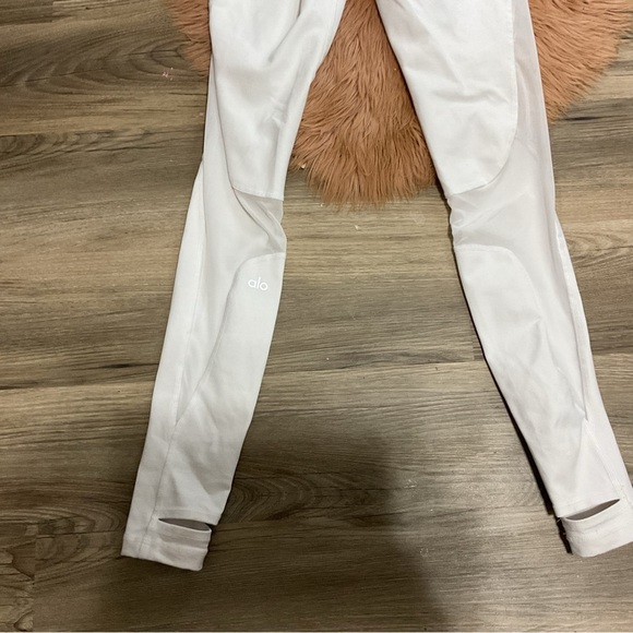 ALO yoga White High Waist Coast Legging Size S - Picture 9 of 13
